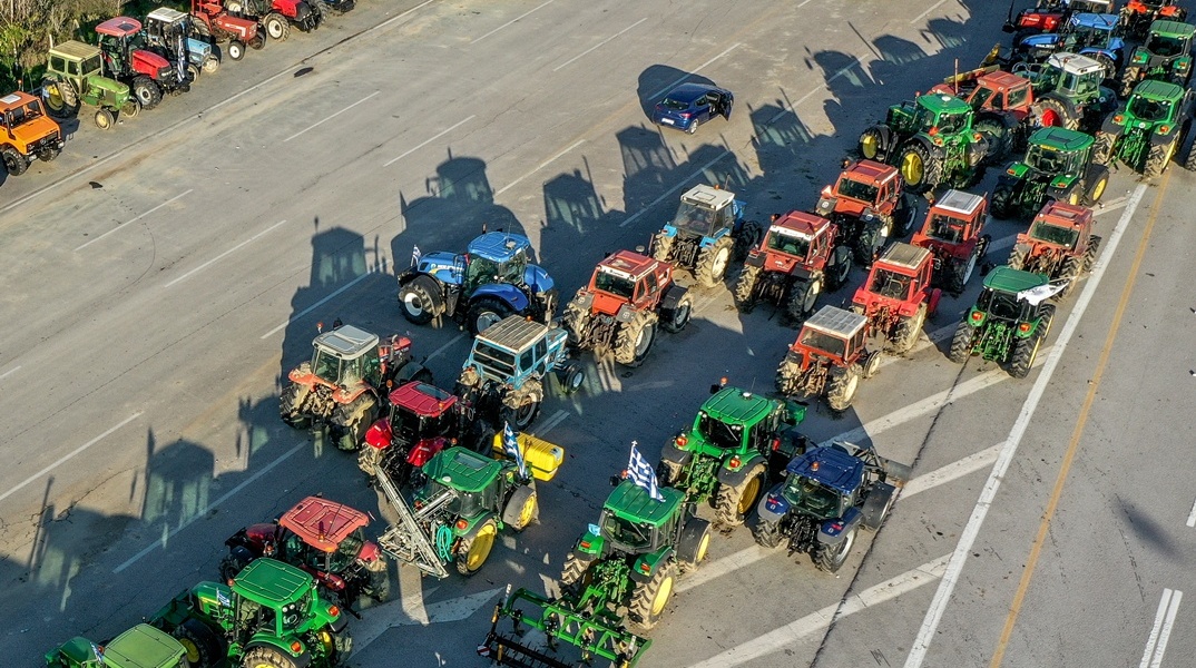 Αγρότες στα διόδια Μαλγάρων 