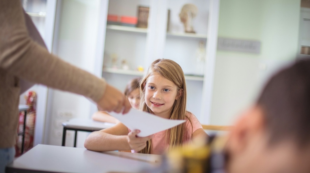 Παιδί σε τάξι