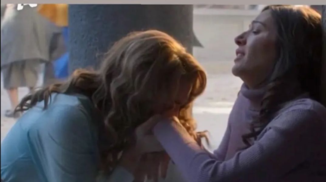 Γιούλικα Σκαφιδά για Άγιο Έρωτα: Δεν προβλήθηκε το φιλί ανάμεσα σε δύο γυναίκες όπως γυρίστηκε 