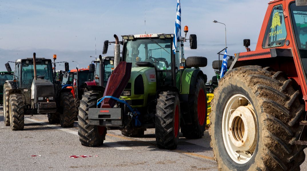 Χριστούγεννα στα μπλόκα κάνουν οι αγρότες - Τι θα γίνει μετά τις γιορτές