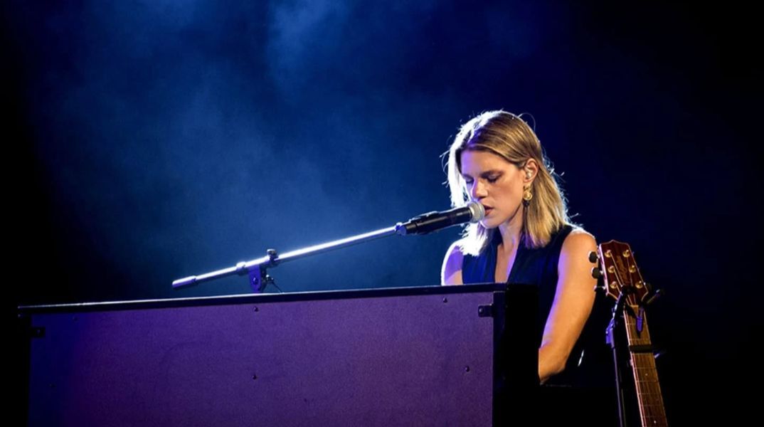 Η Monika για τα πρώτα της κάλαντα: H αγαπημένη μέρα του χρόνου