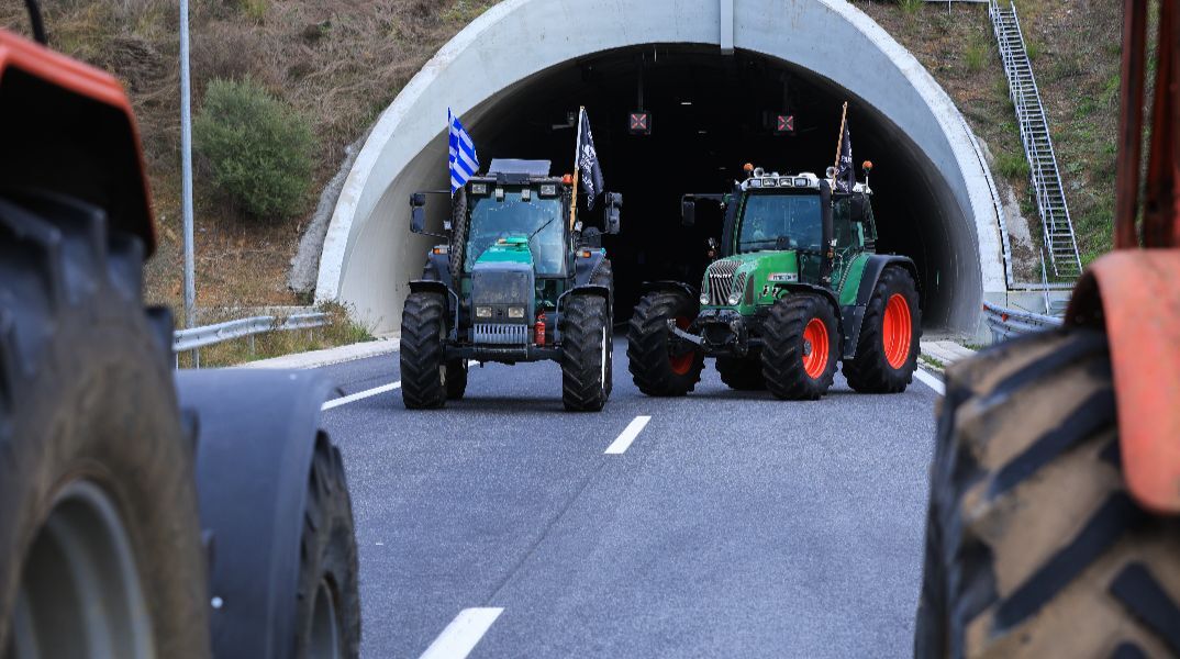 Πρωτοχρονιά στα μπλόκα θα κάνουν οι αγρότες - Κλείνει στις 12:00 η Εθνική οδός στο ρεύμα προς Αθήνα