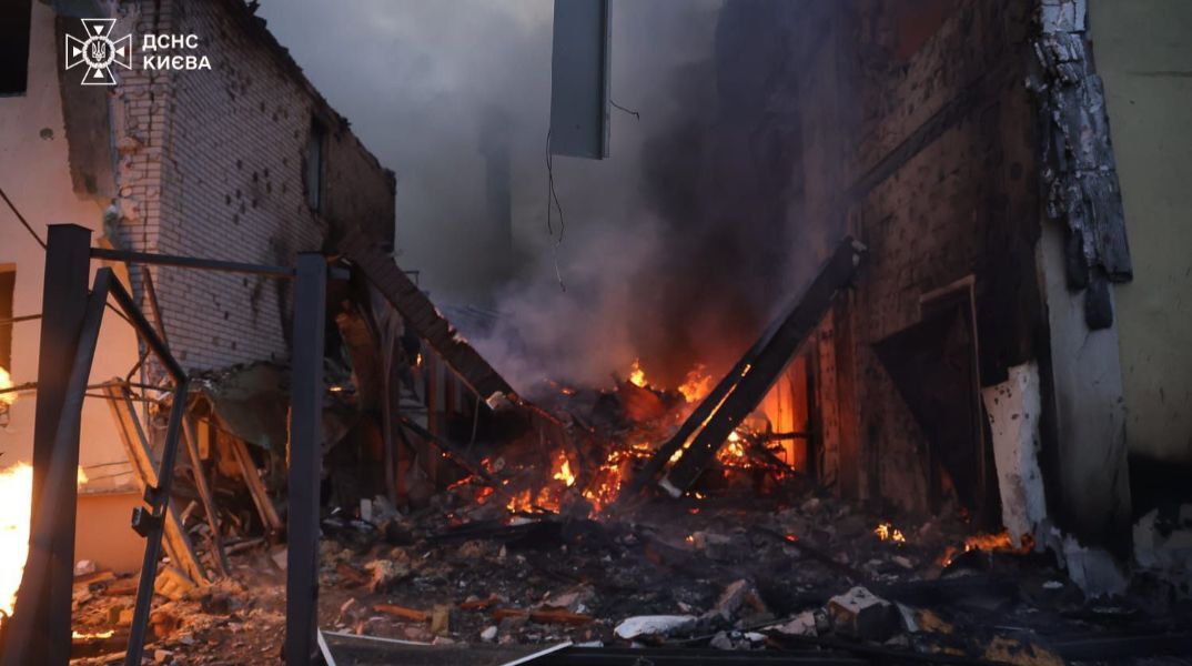 Το ένα τρίτο του Κιέβου χωρίς θέρμανση - Ρωσικό σφυροκόπημα πριν από τη συνάντηση Ζελένσκι-Τραμπ