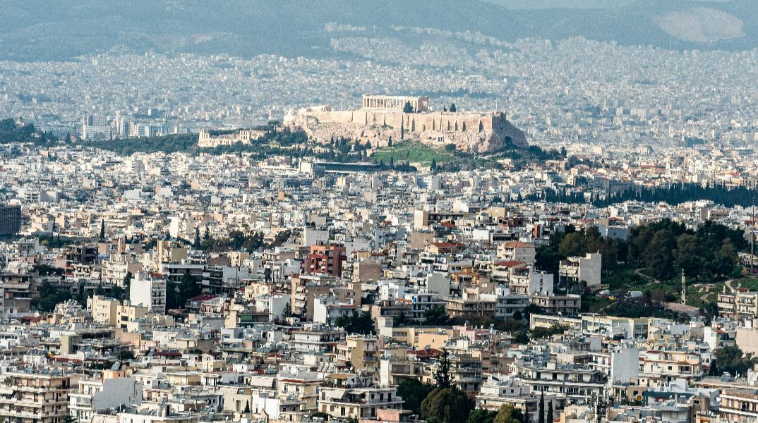 Οι 30 μόνιμες παροχές που «κέρδισαν» μισθωτοί, συνταξιούχοι και νοικοκυριά το 2025