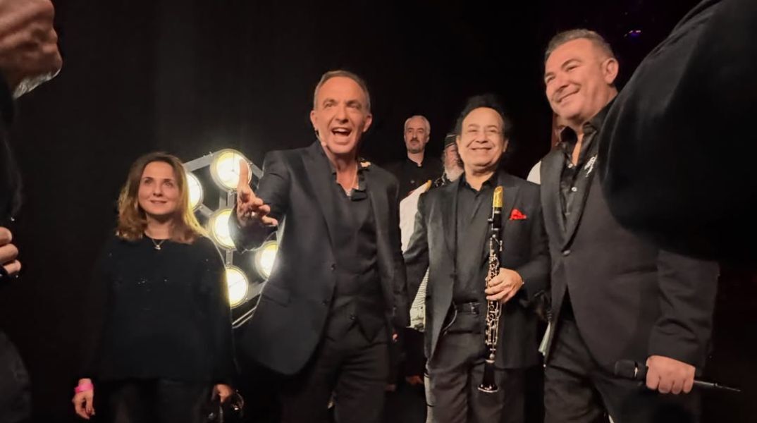 Αντώνης Ρέμος: Η on air έκπληξη στον Νίκο Αλιάγα στη γαλλική τηλεόραση - Πως αντέδρασε ο παρουσιαστής