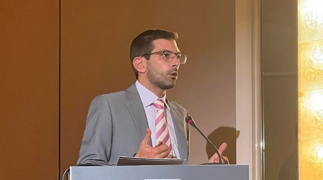 Ο δήμαρχος Αγίου Ευστρατίου, Κώστας Σινάνης