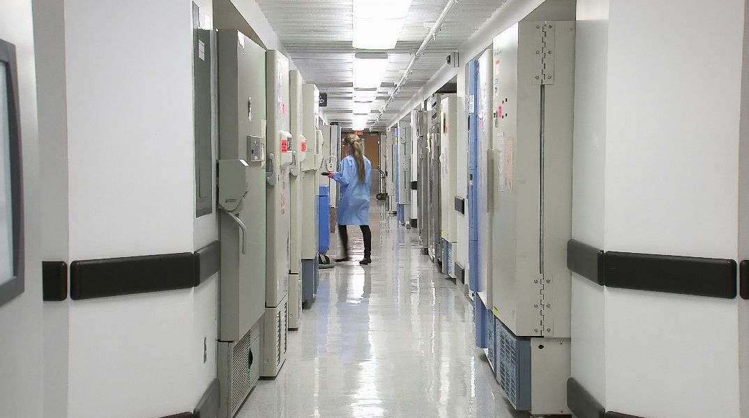 Νέα στοιχεία για το μοιραίο ταξίδι ζευγαριού στον Παναμά: Ο σύζυγος αισθάνθηκε αδιαθεσία και σταμάτησε στο Παρίσι