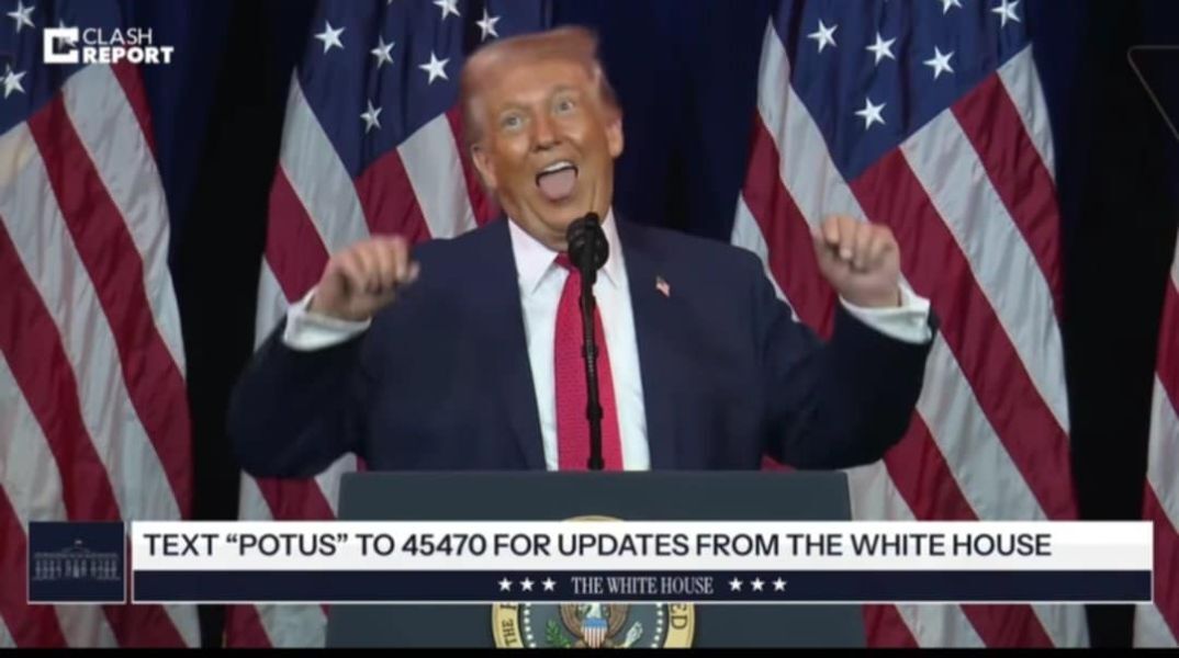 Ο Ντόναλντ Τραμπ τη στιγμή που κοροϊδεύει με γκριμάτσες τρανς αθλήτριες