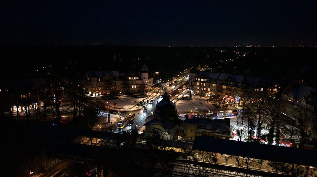 Μπλακ άουτ στο Βερολίνο: Σχεδόν 100.000 άνθρωποι χωρίς ρεύμα εν μέσω παγετού - Τι συνέβη