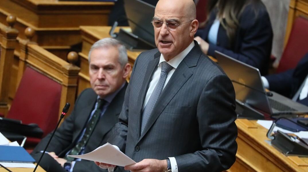 Ο Νίκος Δένδιας στη Βουλή