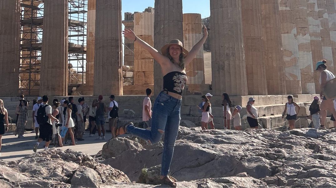 Η Eliana Klathis απέρριψε την αμερικανική κολλεγιακή εμπειρία 