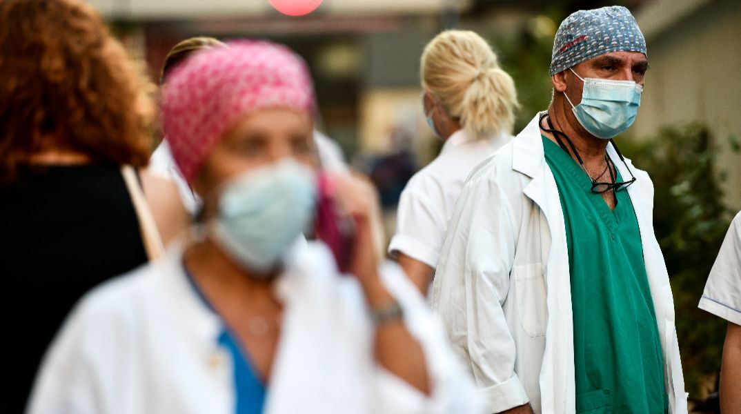 Βαρέα και ανθυγιεινά για τους νοσηλευτές του ΕΣΥ σχεδιάζει το υπουργείο Υγείας