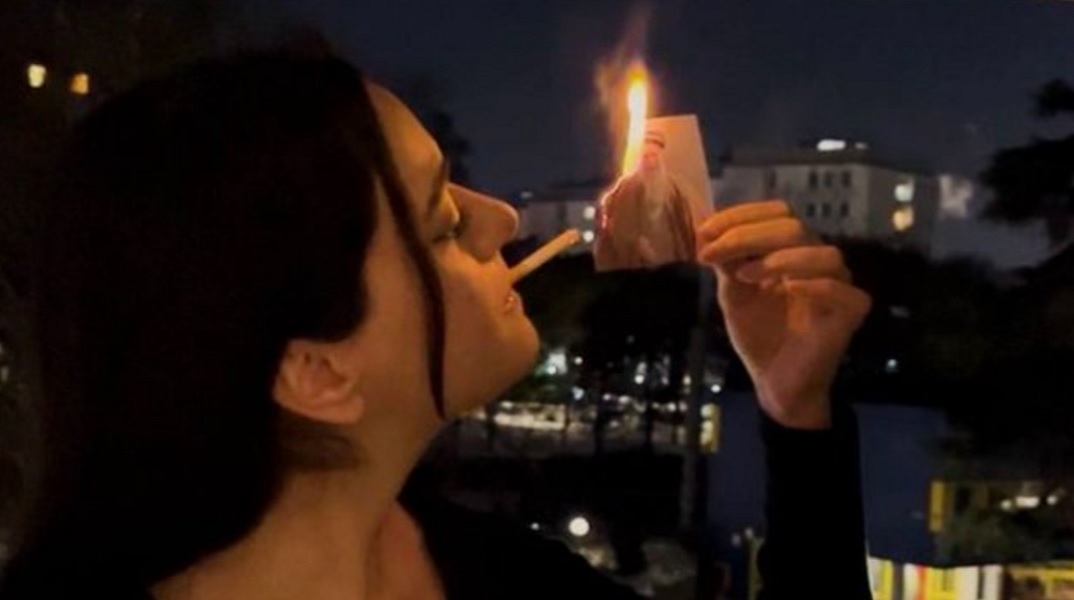 Ιράν: Η Γυναίκα με τα αχτένιστα μαλλιά