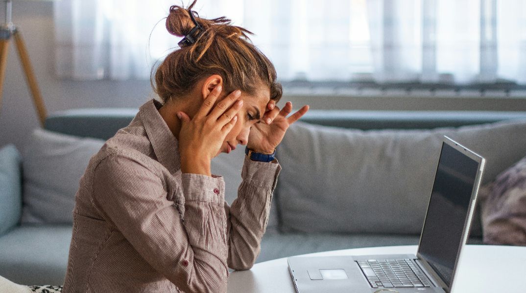 Γιατί νιώθουμε κουρασμένοι ακόμη και μετά τις διακοπές;