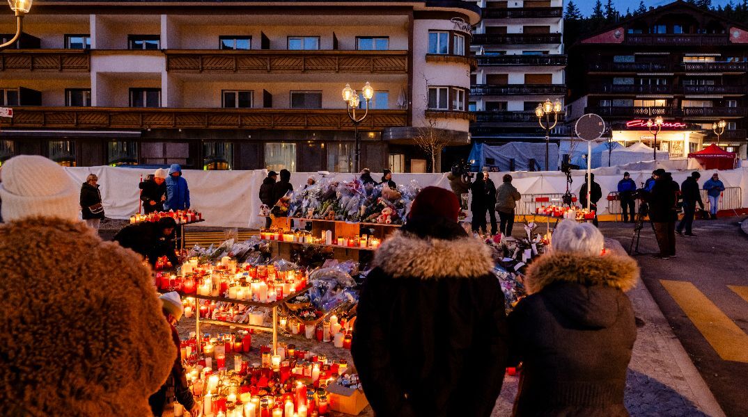 Κραν Μοντανά: Είχε στενέψει ασφυκτικά τη σκάλα ο ιδιοκτήτης - Tα θύματα παγιδεύτηκαν στις φλόγες