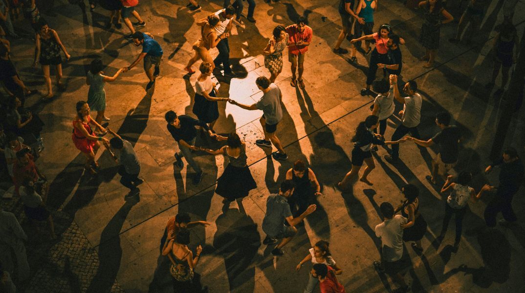 Γιατί έχουμε σταματήσει να χορεύουμε;