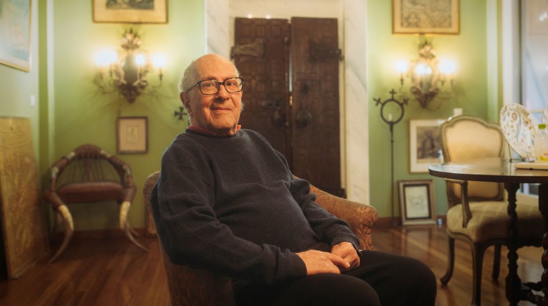 Γιώργος Παπαστεφάνου: 65 χρόνια πορείας στο ραδιόφωνο και την τηλεόραση σε μια ζωή γεμάτη από ελληνικό τραγούδι