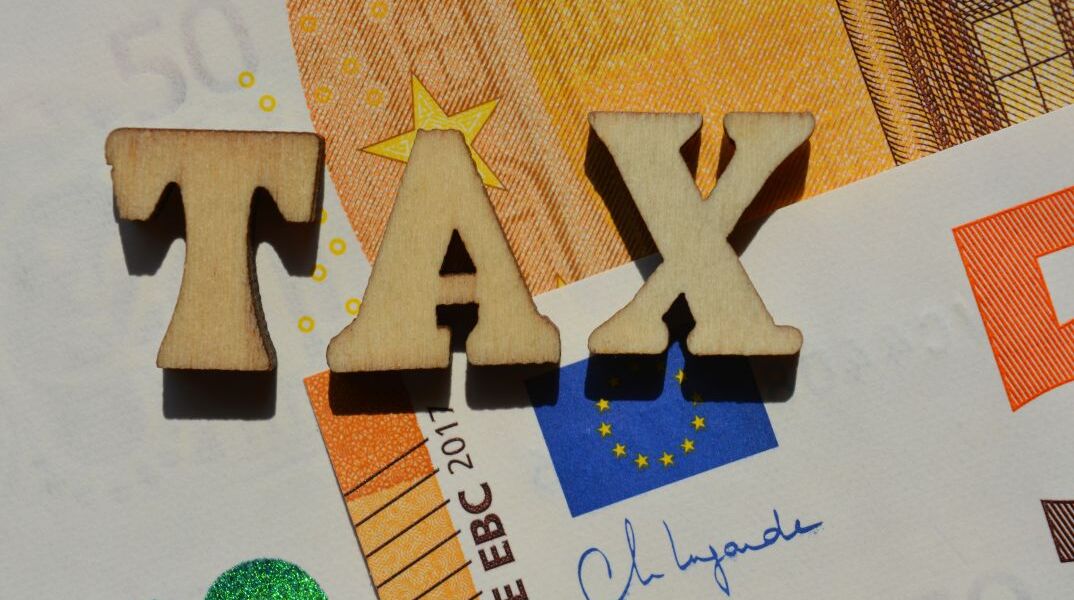 Πάνελ Οικονομολόγων ΚΕΦΙΜ: Υπέρ των οριζόντιων φοροελαφρύνσεων η πλειοψηφία