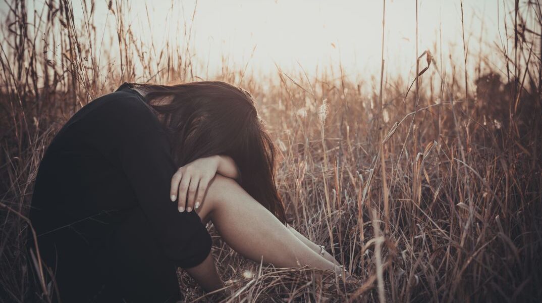 Μια γυναίκα που πενθεί