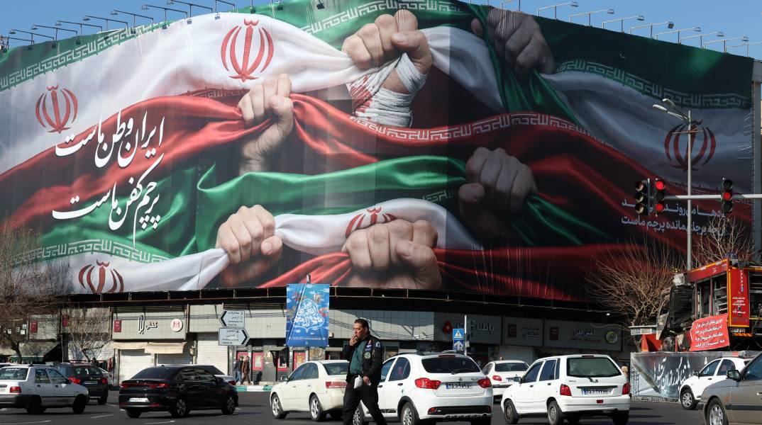 Η αρχαϊκή εξουσία που σκοτώνει τους πολίτες