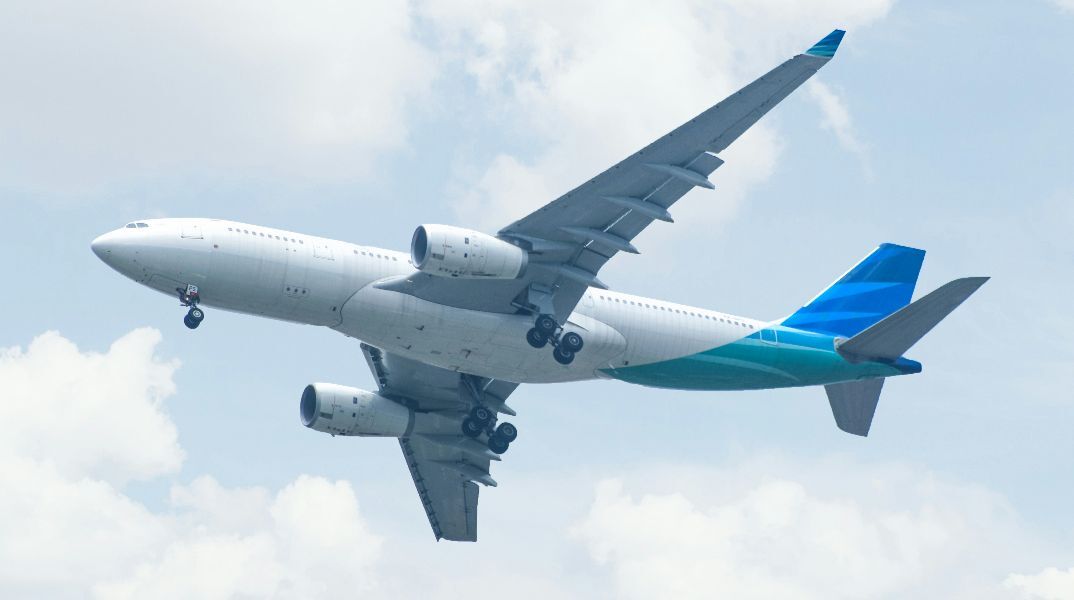 Ινδονησία: Χάθηκε από τα ραντάρ αεροσκάφος με 11 επιβαίνοντες, έρευνες σε εξέλιξη