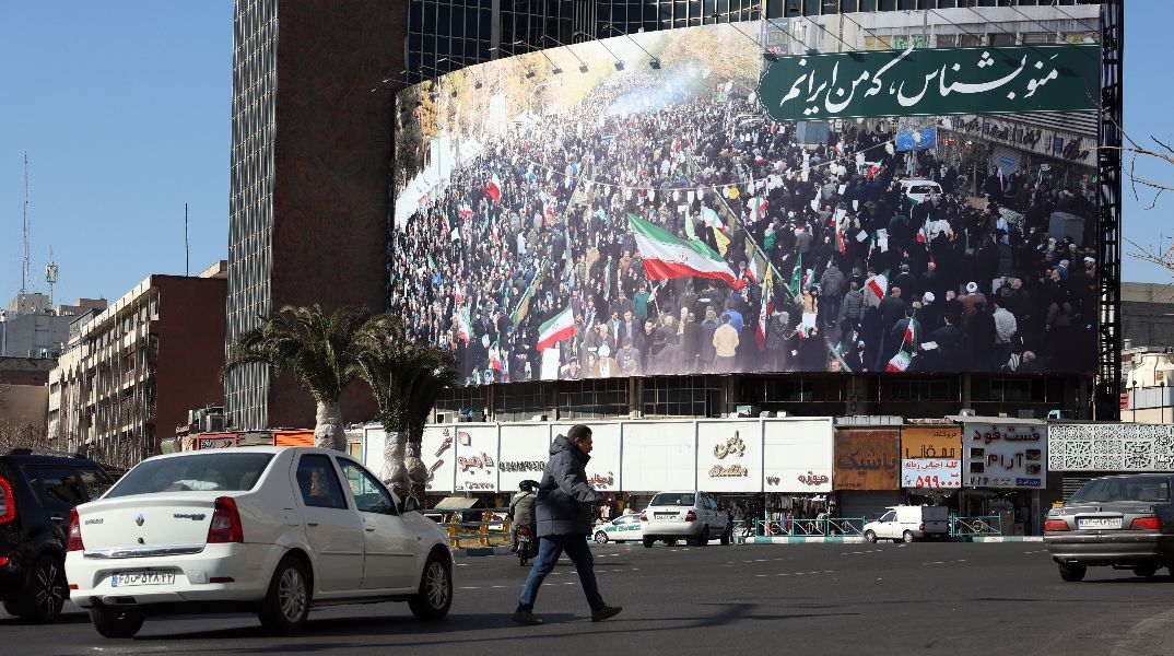 Ιράν: Τα σενάρια της επόμενης ημέρας και ο Παχλαβί - Τι θα σήμαινε η πτώση των μουλάδων