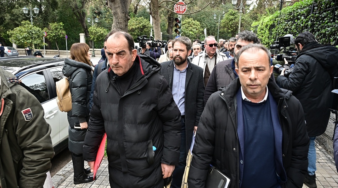 Ξεκίνησε η συνάντηση Μητσοτάκη με την 31μελη αντιπροσωπεία των αγροτικών μπλόκων