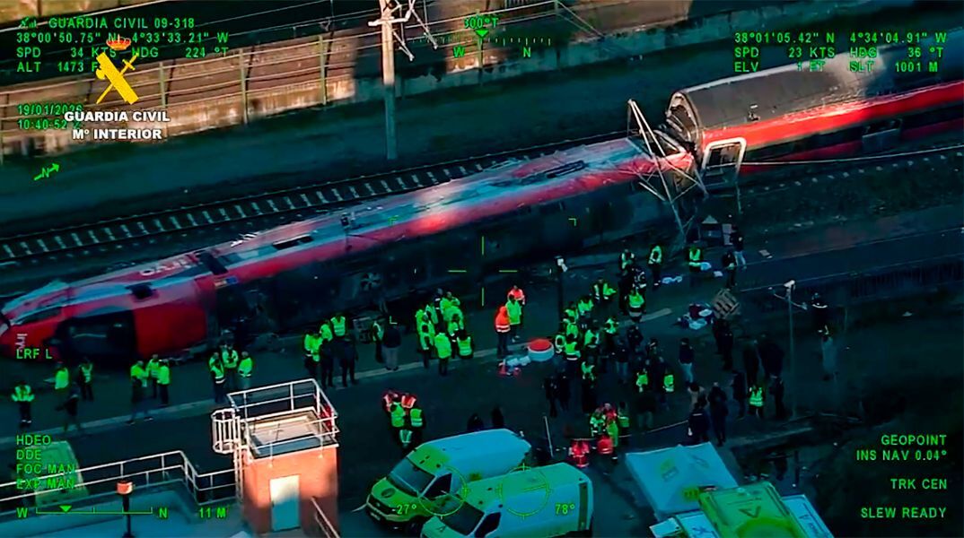 Ισπανία: 40 τουλάχιστον οι νεκροί, 159 τραυματίες - Σπασμένο σύνδεσμο στις ράγες εντόπισαν οι εμπειρογνώμονες