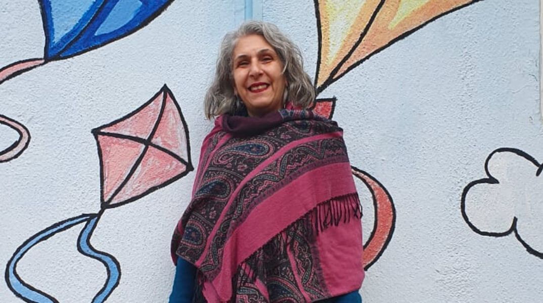 Η Μερβάς Μαάνιαν ζει στην Αθήνα, ωστόσο το μυαλό της βρίσκεται στον αγώνα του ιρανικού λαού