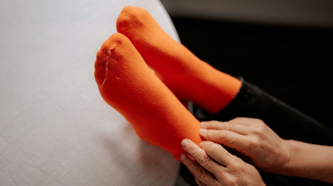 Ίδιες κάλτσες για δεύτερη ημέρα - Γιατί είναι επικίνδυνο να τις φοράμε ξανά 