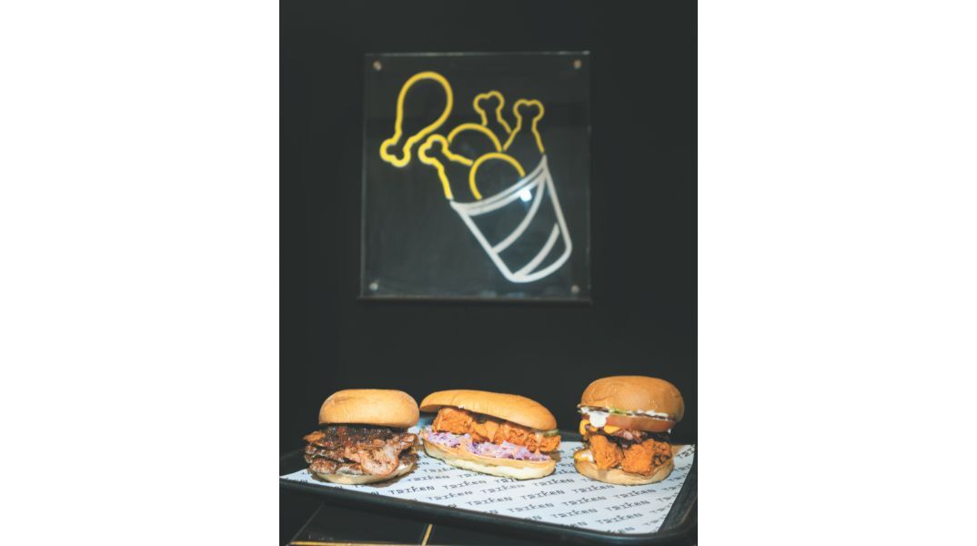 Τσίκεν The Van