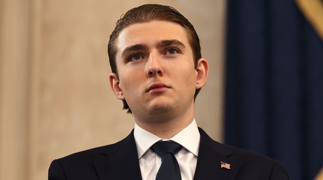 Ο Μπάρον Τραμπ κάλεσε την αστυνομία στο Λονδίνο βλέποντας επίθεση σε βιντεοκλήση, με τη γυναίκα να λέει ότι της έσωσε τη ζωή.