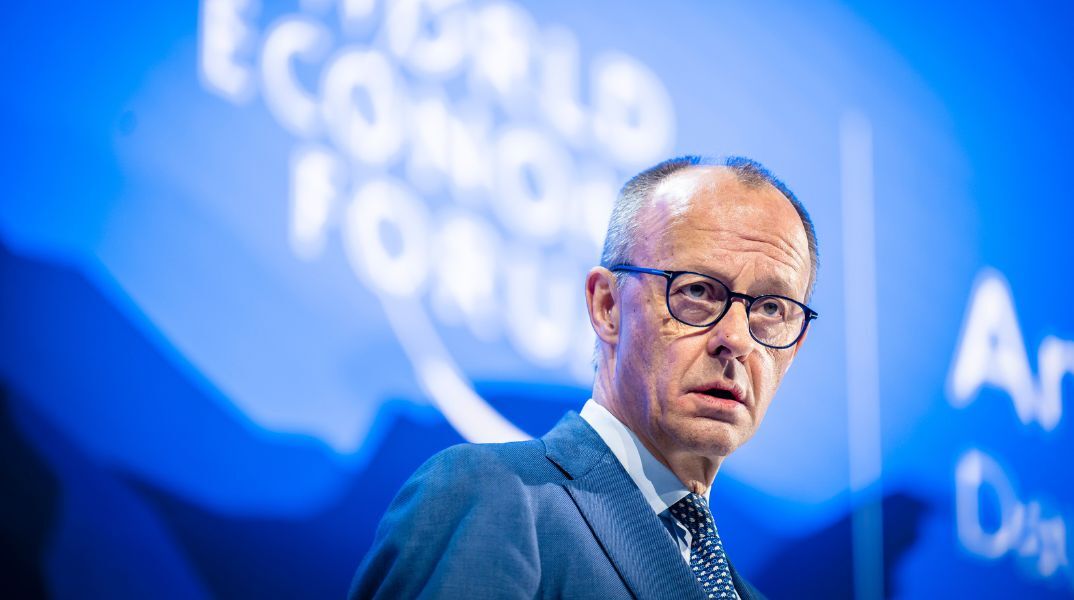 Νταβός - Παγκόσμιο Οικονομικό Φόρουμ: Ο Φρίντριχ Μερτς προειδοποιεί για τη νέα διεθνή τάξη - Ζήτησε «μαζικές επενδύσεις» στις αμυντικές ικανότητες των Ευρωπαίων