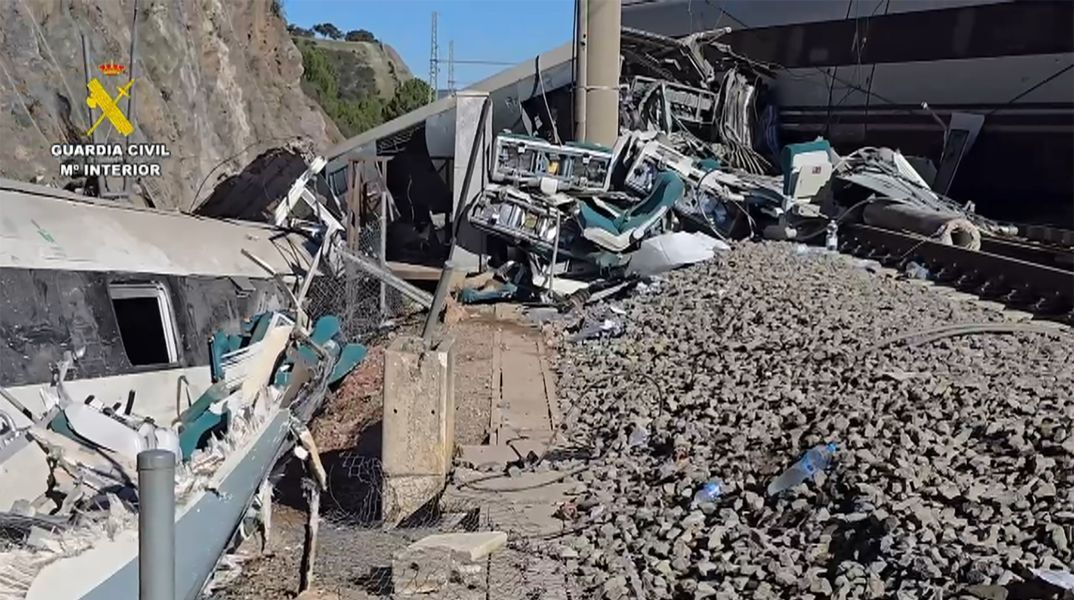 Ισπανία: 43 τουλάχιστον οι νεκροί - Πώς ταυτοποιήθηκαν τα θύματα του σιδηροδρομικού δυστυχήματος