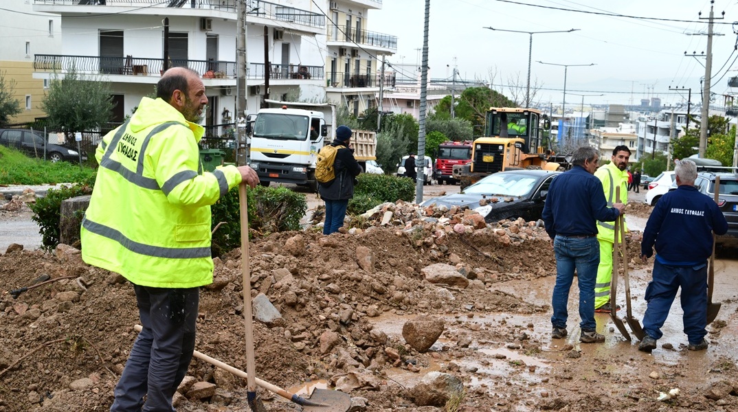 Η εικόνα μετά το πέρασμα της κακοκαιρίας από την Άνω Γλυφάδα