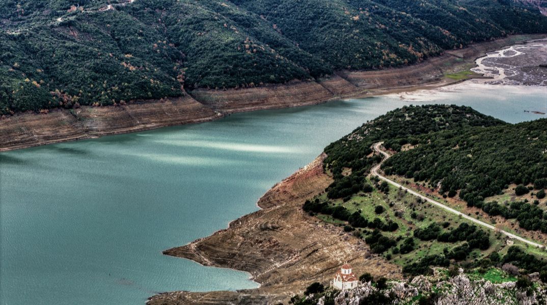 Αυξήθηκαν τα αποθέματα νερού σε λίμνη Μόρνου και φράγμα Πηνειού