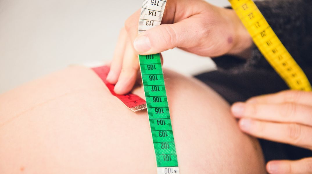 Νέα μελέτη στη Σουηδία δείχνει ότι ορισμένοι τύποι κοιλιακού λίπους ενεργοποιούν το ανοσοποιητικό και βοηθούν στην καταπολέμηση λοιμώξεων