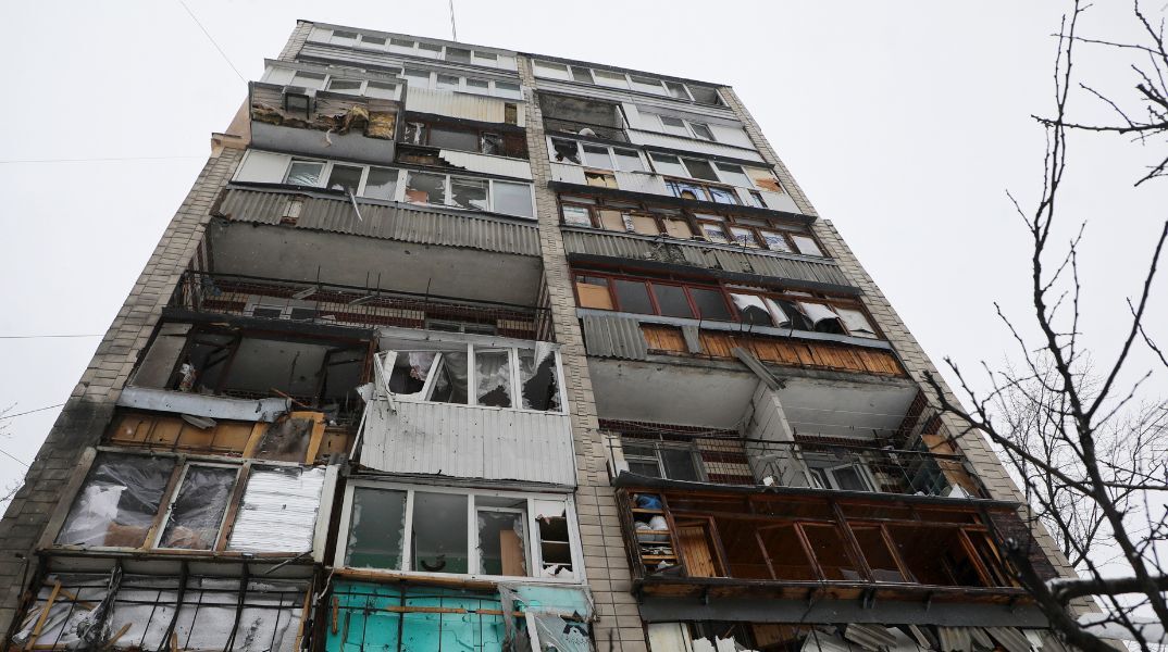 Η Ρωσία εξαπολύει μαζικά πλήγματα σε Κίεβο και Χάρκοβο με νεκρό και τραυματίες, εν μέσω κρίσιμων τριμερών ειρηνευτικών συνομιλιών στα Ηνωμένα Αραβικά Εμιράτα