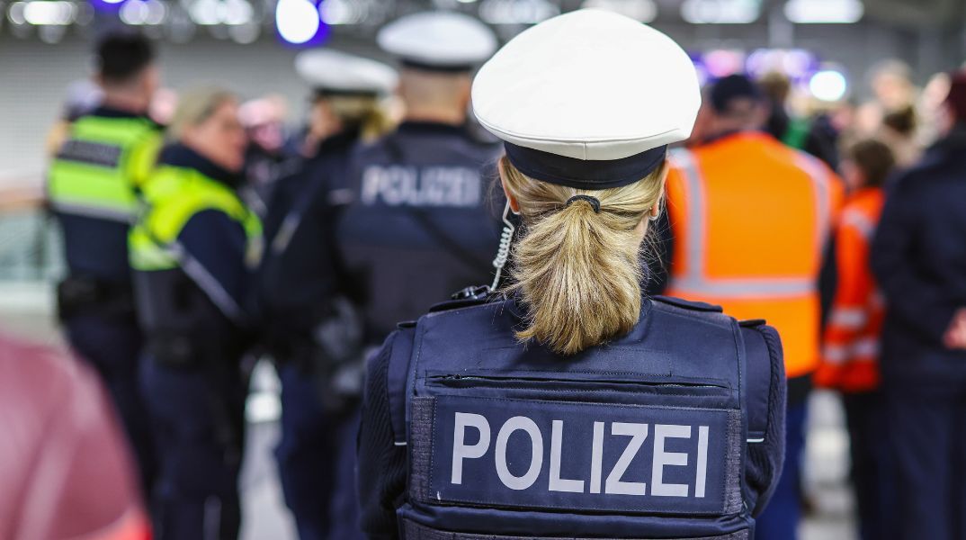 Γερμανία: Σύλληψη Λιβανέζου ως ύποπτου μέλους της Χαμάς για σχεδιασμό επιθέσεων σε εβραϊκούς στόχους στην Ευρώπη με προμήθεια πυρομαχικών.