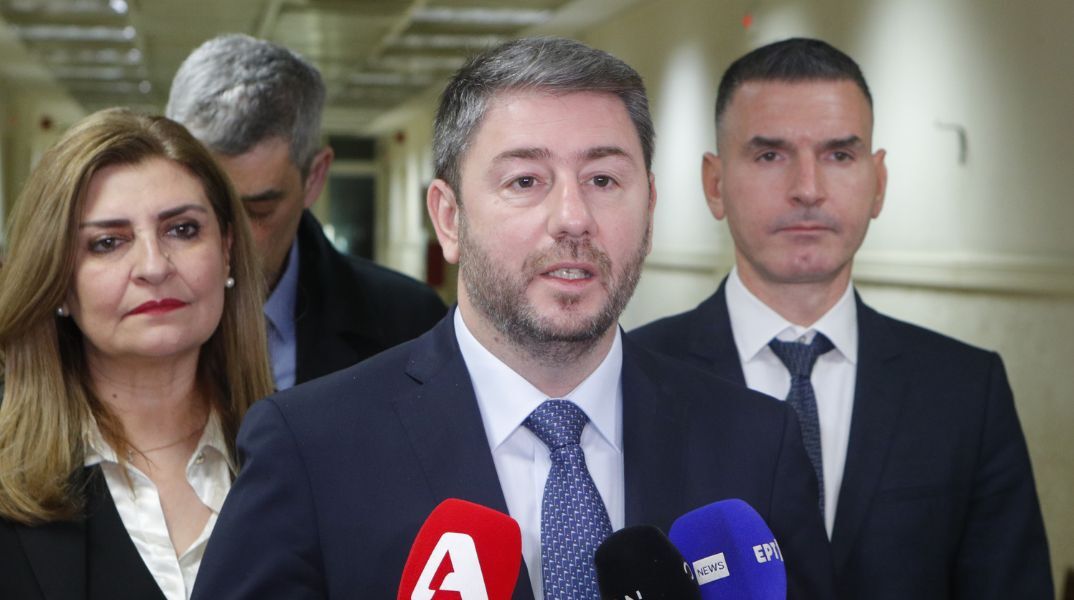 Συλλυπητήρια του προέδρου του ΠΑΣΟΚ για την τραγωδία στη Βιολάντα - Ζητά ουσιαστικά μέτρα ασφάλειας στους χώρους δουλειάς