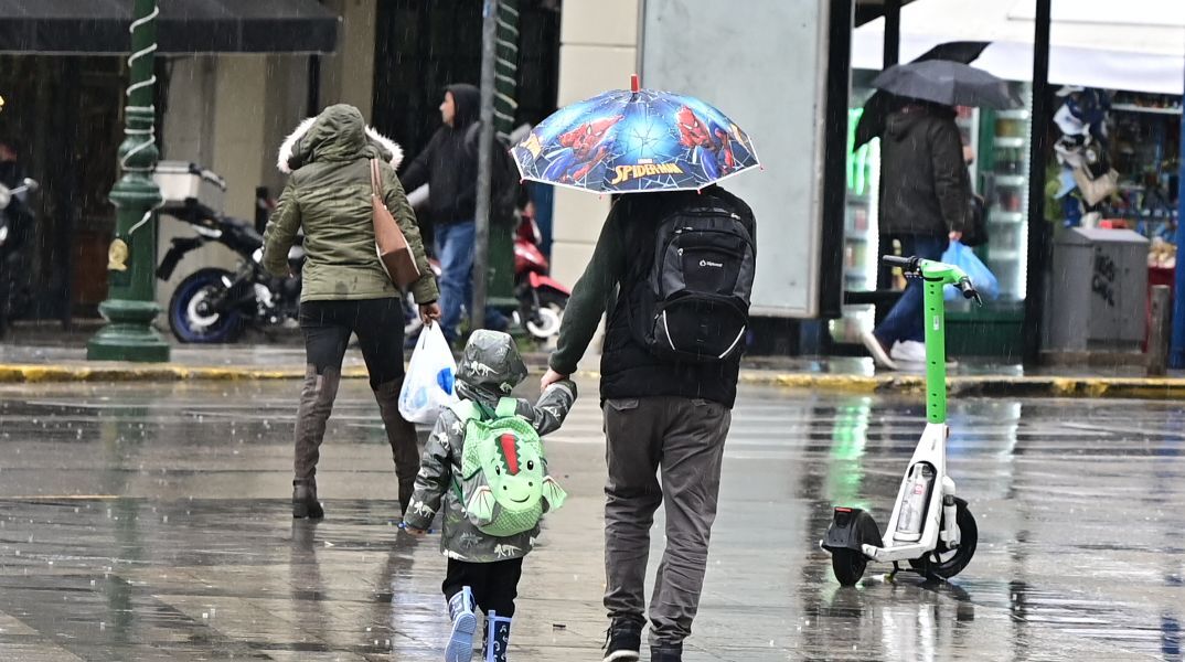 Καιρός: Πορτοκαλί συναγερμός από την ΕΜΥ για σφοδρές καταιγίδες σε όλη τη χώρα την Πέμπτη