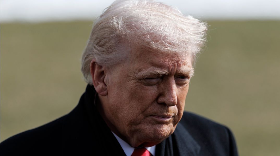 Δημοσκόπηση: Οι ψηφοφόροι του Ντόναλντ Τραμπ στηρίζουν στρατιωτικές επεμβάσεις - Πάνω από 6 στους 10 υπέρ της χρήσης ισχύος σε χώρες όπως το Ιράν και το Μεξικό.