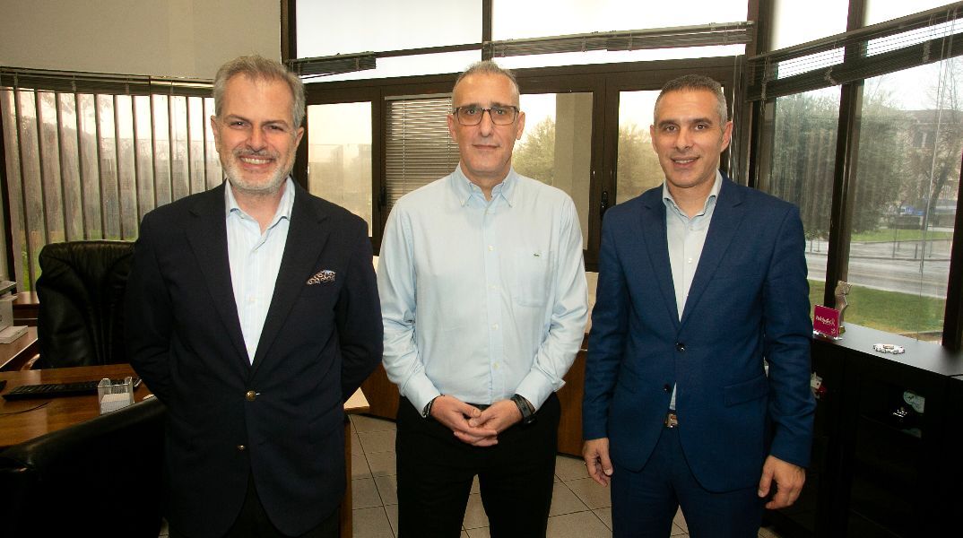 Ο Γιάννης Παπαδόπουλος, πρόεδρος της ΕΡΤ, ο Άρης Παναγιωτίδης, νέος γενικός διευθυντής της ΕΡΤ3 και ο Κωνσταντίνος Παπαβασιλείου, διευθύνων σύμβουλος της ΕΡΤ