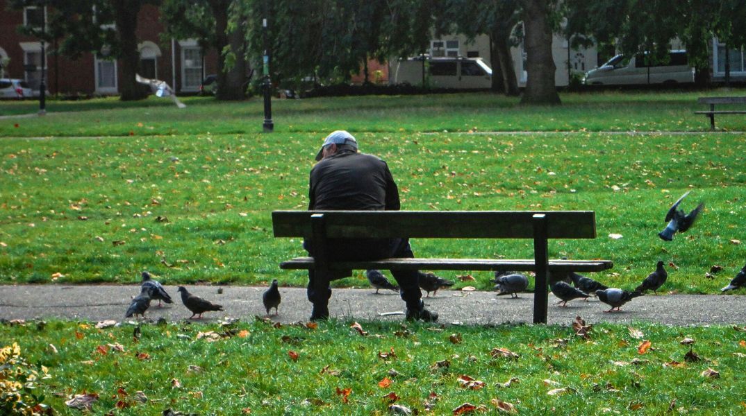 Μοναξιά και κοινωνική απομόνωση: Το πρόβλημα στο μικροσκόπιο