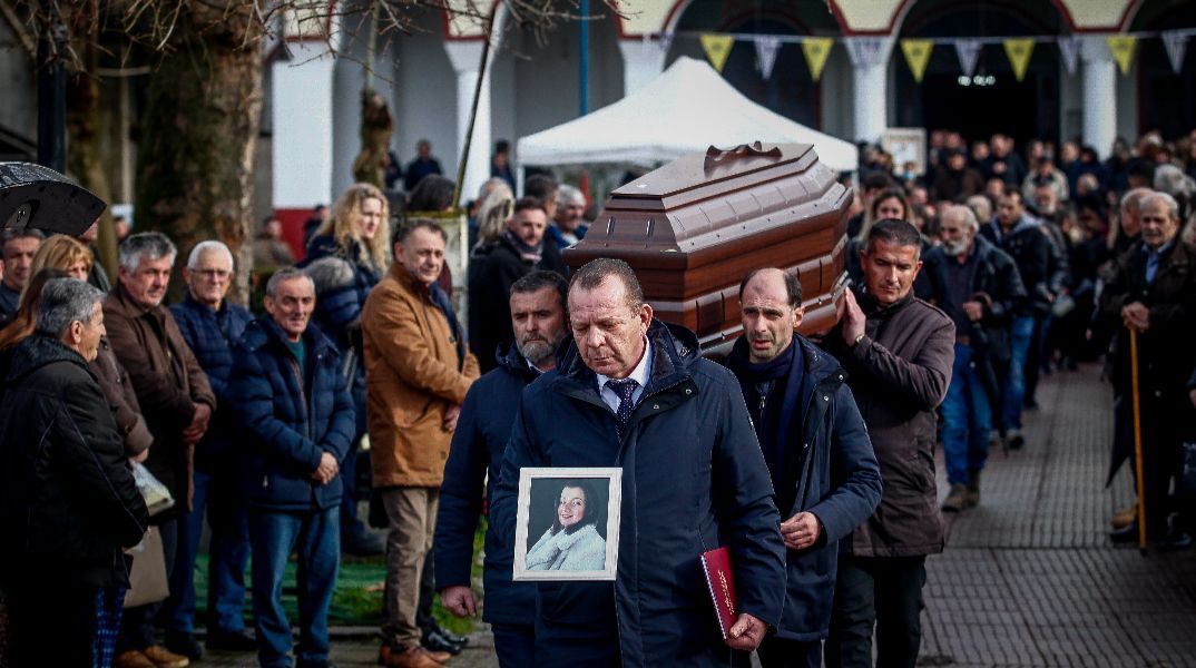 Αναστασία, Σταυρούλα, Αγάπη: Βαρύ το κλίμα στις κηδείες τους - Θλίψη σε Καρδίτσα και Τρίκαλα