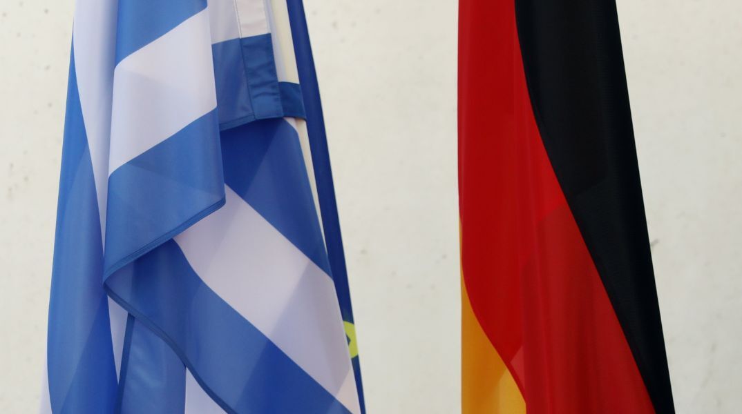 Το Focus καλεί τη Γερμανία να διδαχθεί από την Ελλάδα - Ψηφιοποίηση και απλούστευση διαδικασιών έχουν ενισχύσει την αποτελεσματικότητα του κράτους πρόνοιας.