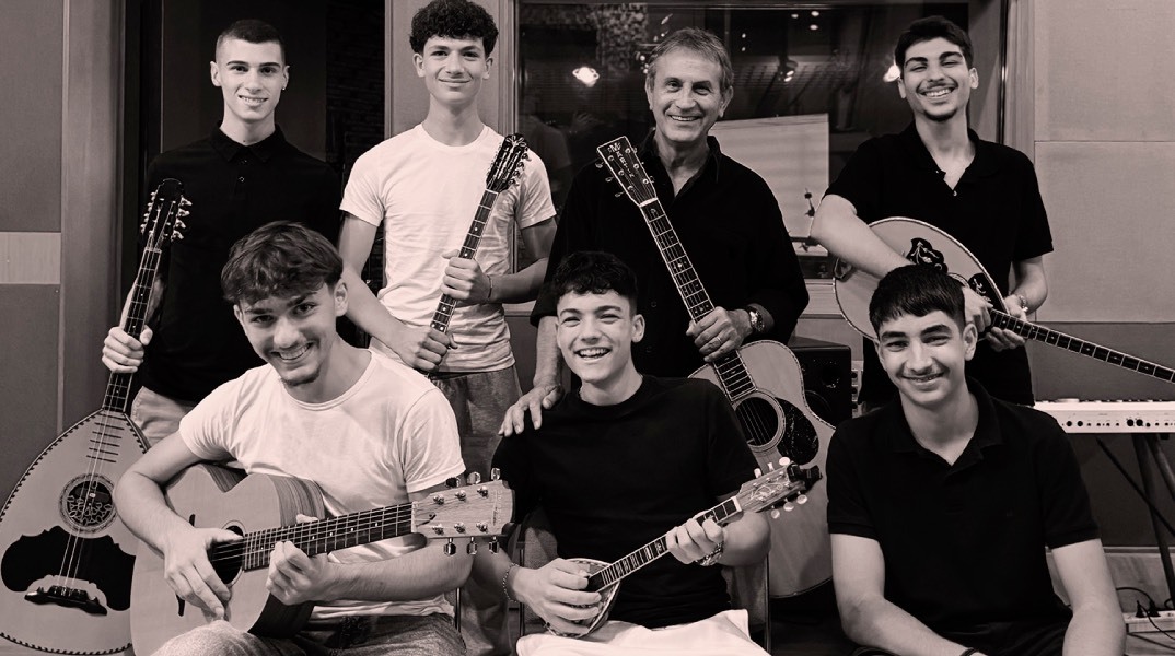 Οι 16χρονοι Τεκετζήδες που καθήλωσαν το Καλλιμάρμαρο μπήκαν στο στούντιο με τον Γιώργο Νταλάρα