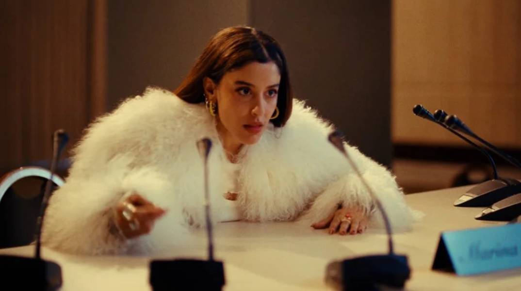 Μαρίνα Σάττι – Epano sto trapezi