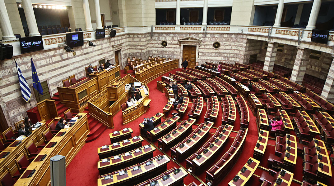 Συνταγματικές τομές σε καιρούς πολιτικής πόλωσης