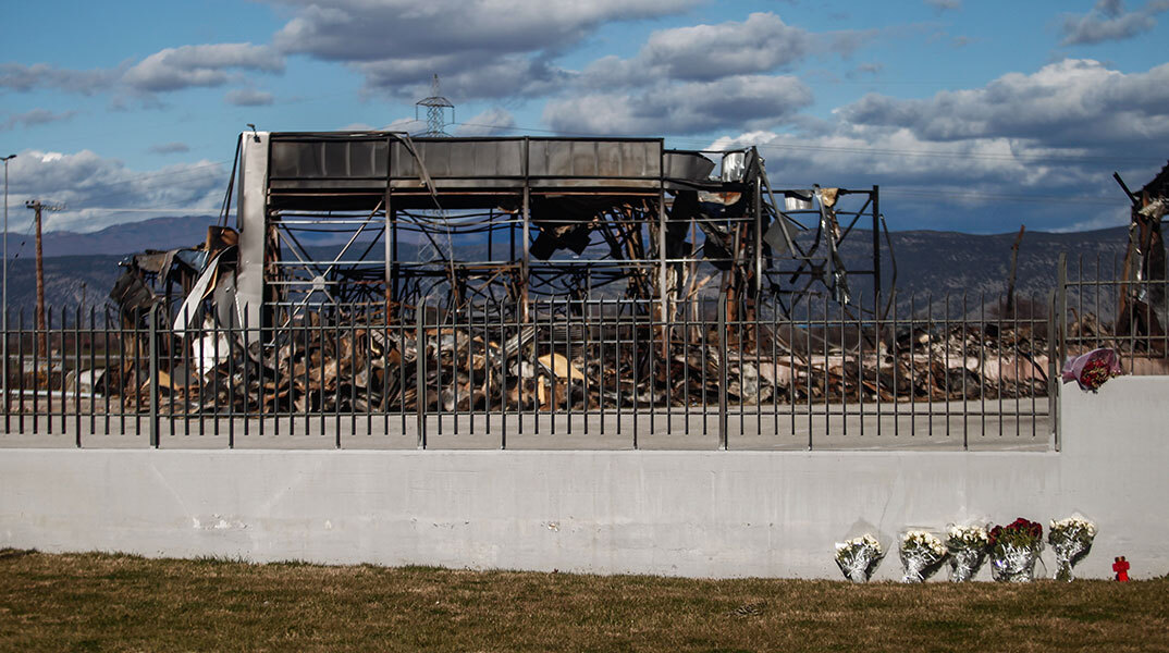Οι κατεστραμμένες εγκαταστάσεις από την έκρηξη και πυρκαγιά στη «Βιολάντα» στα Τρίκαλα © ΘΑΝΑΣΗΣ ΚΑΛΛΙΑΡΑΣ/EUROKINISSI